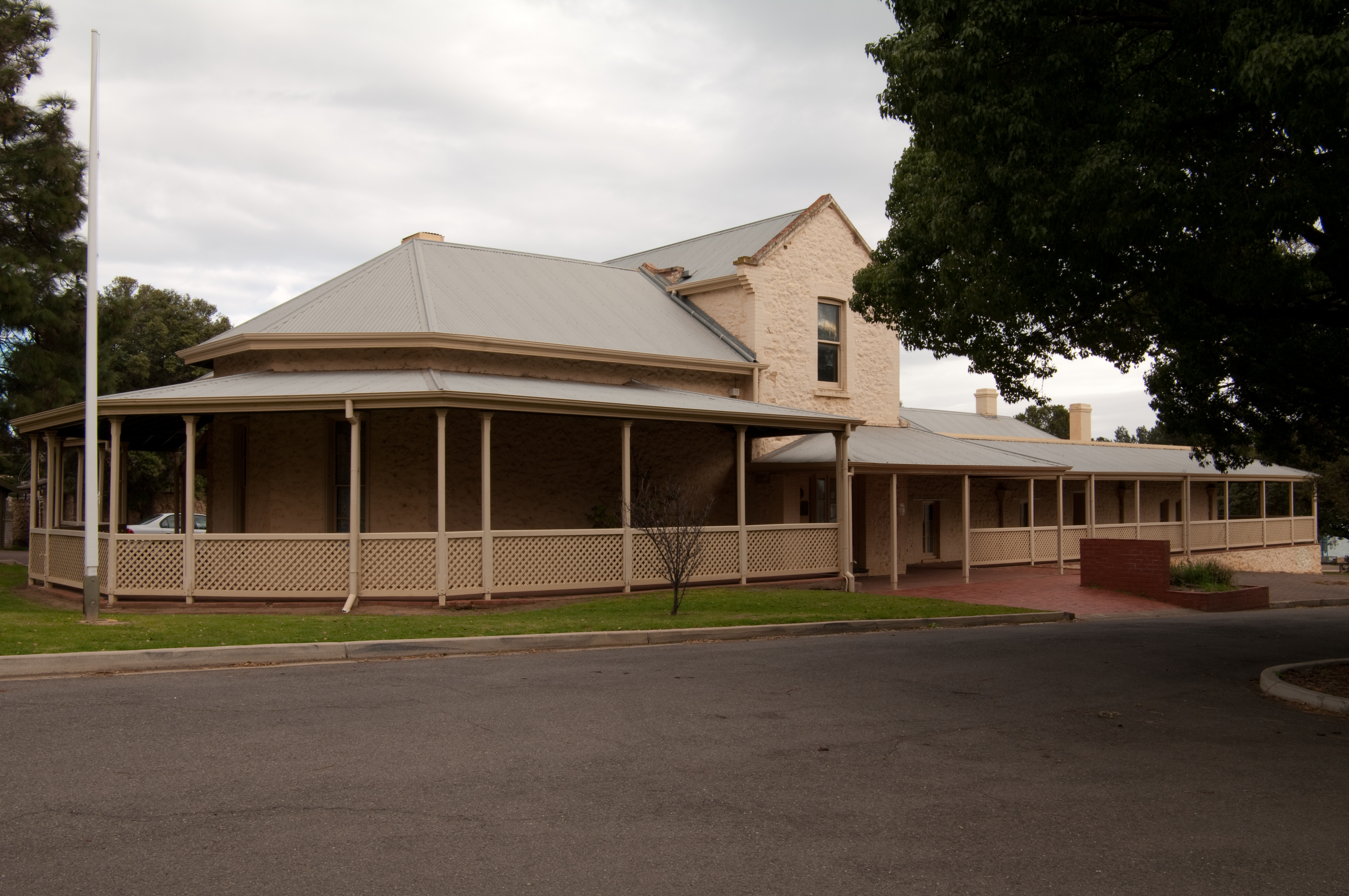 Strickland Bay photo 3