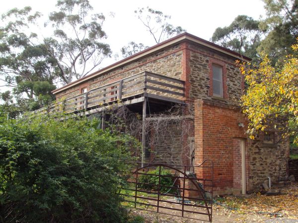 Mount Sir Thomas photo 3