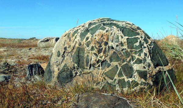 Amphibolite Bay, Ontario