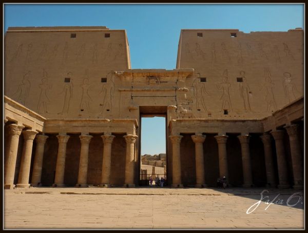 Edfu photo 3