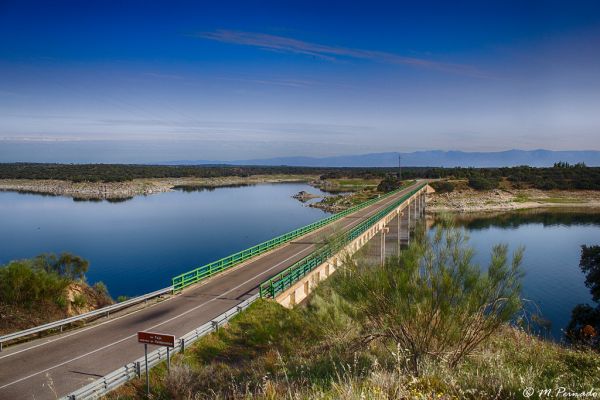 Embalse de Valdecañas photo 2