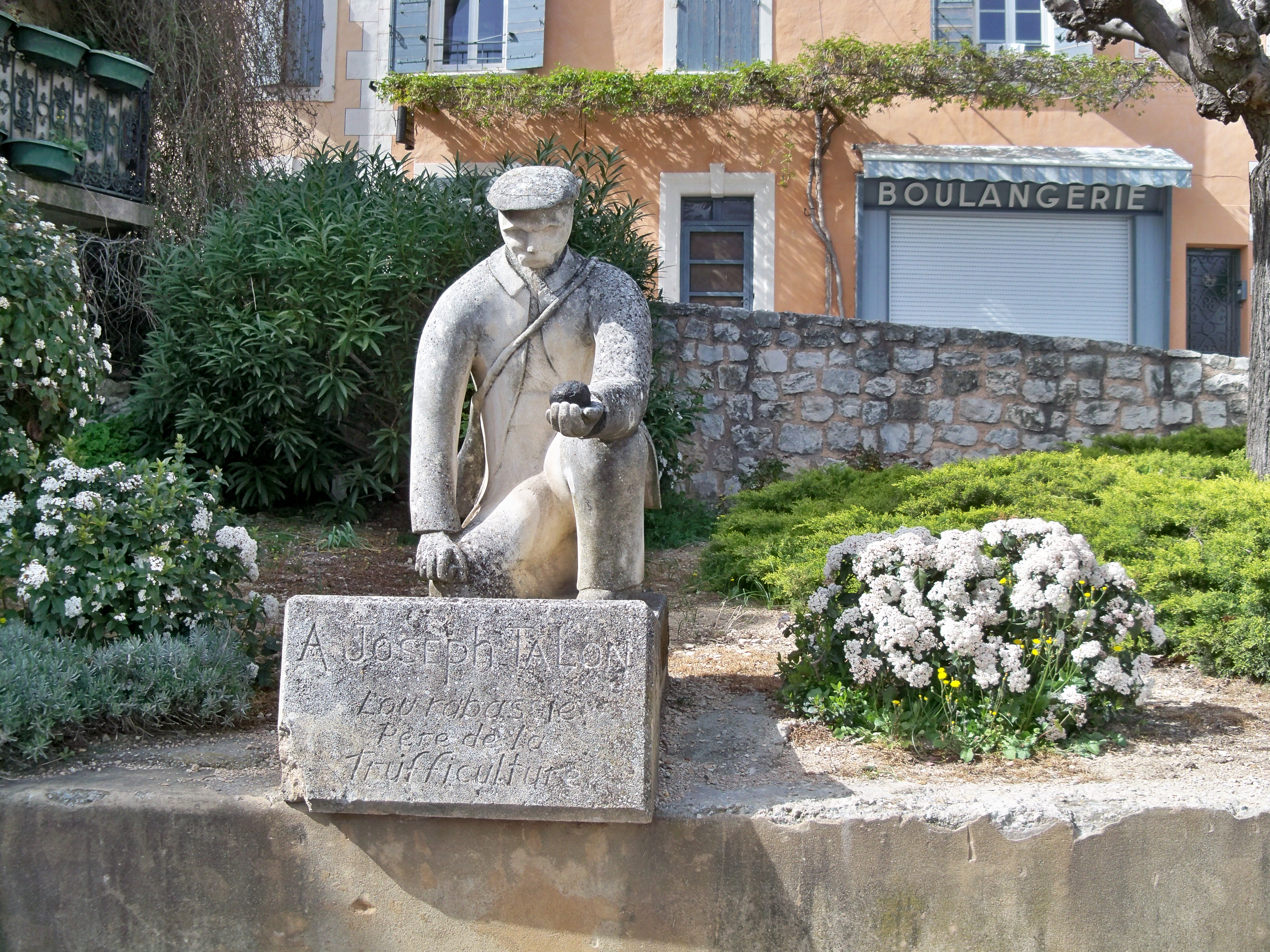 Saint-Saturnin-lès-Apt photo 4