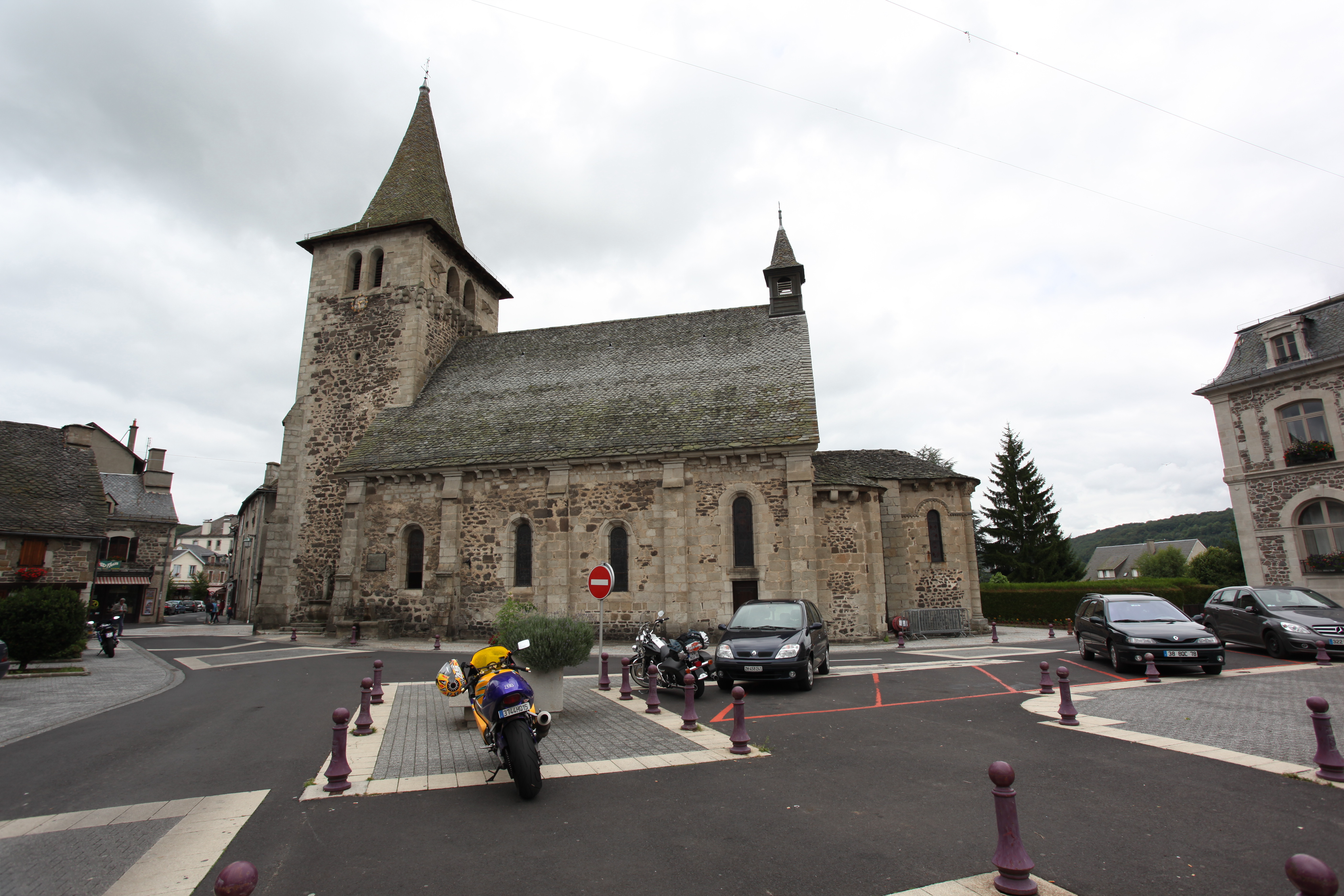 Riom-ès-Montagnes photo 2