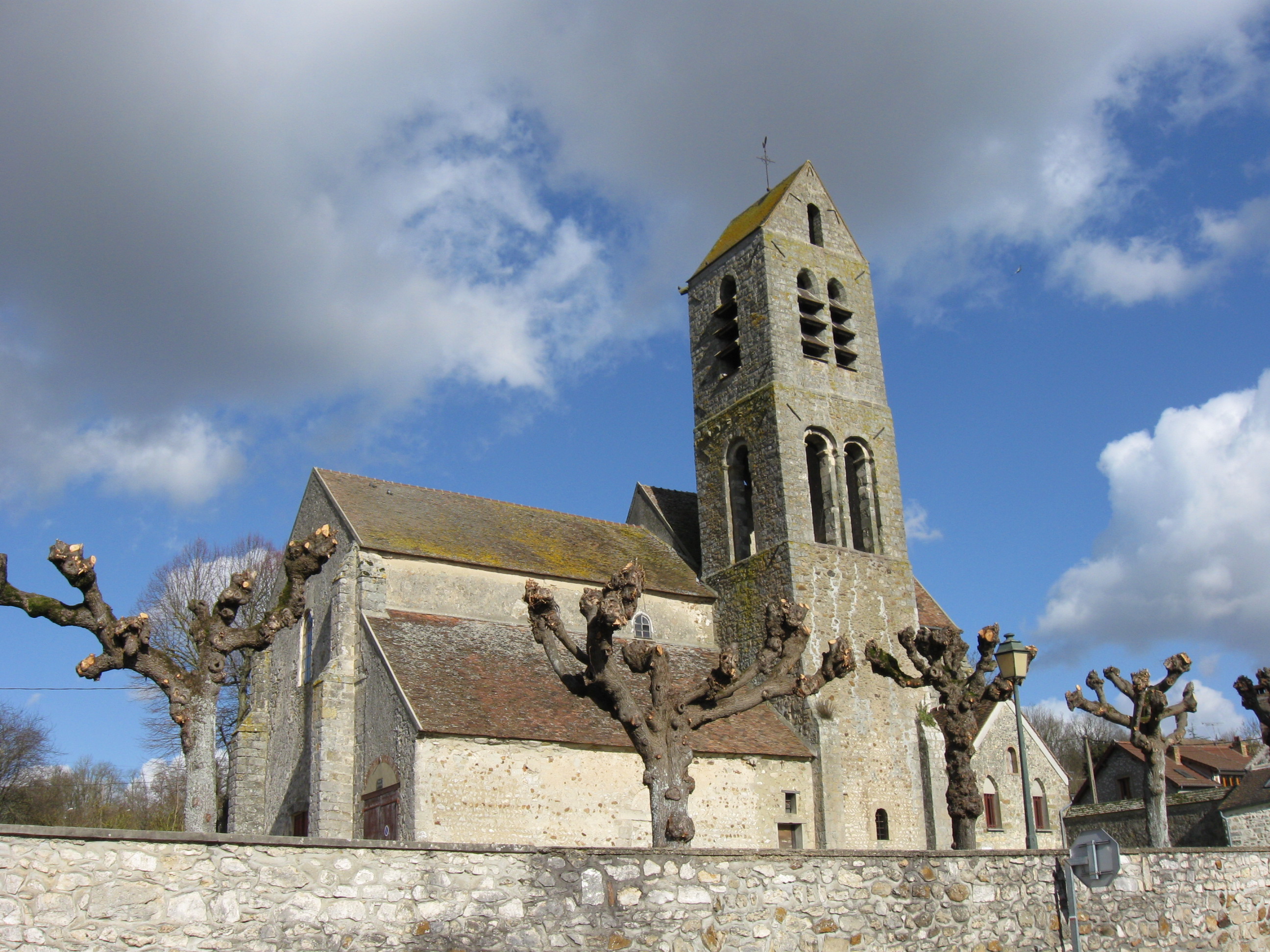 Saint-Germain-Laval photo 3