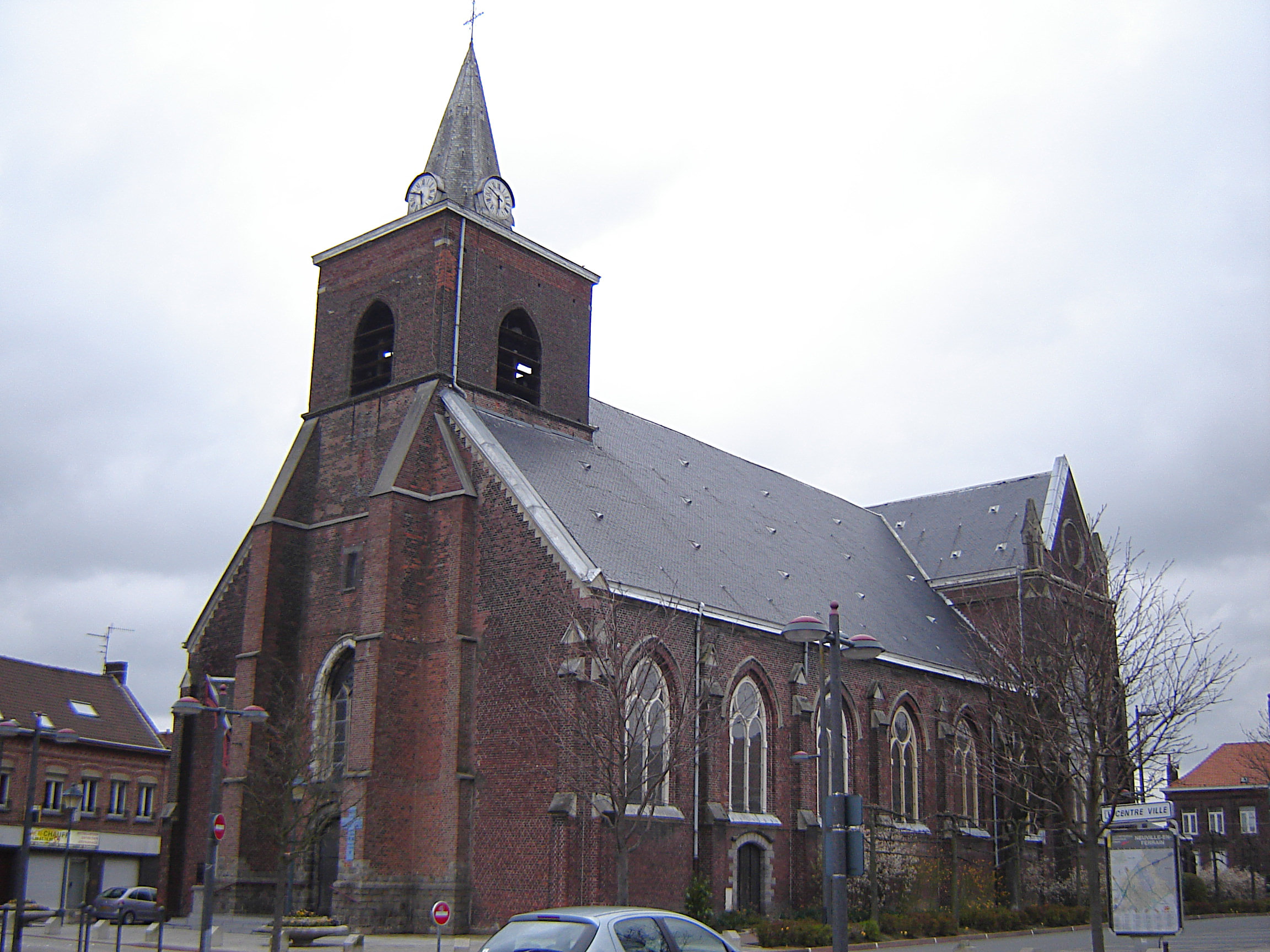 Neuville-en-Ferrain photo 4