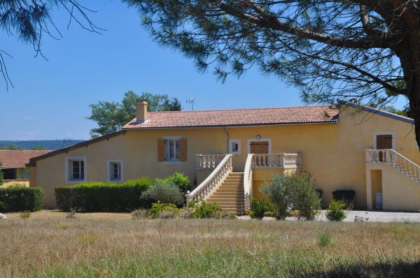 Volx, Provence-Alpes-Cote d'Azur