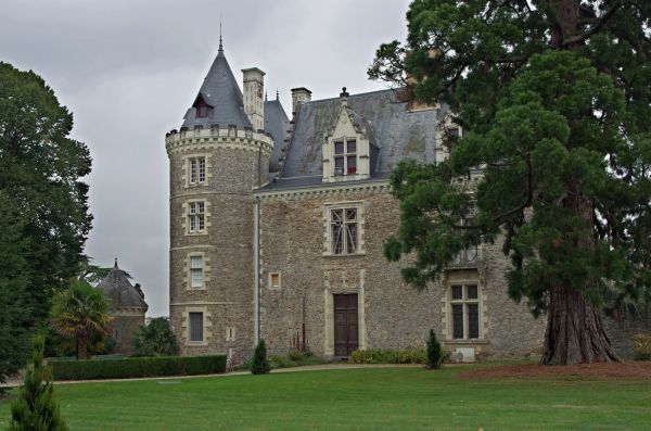 Villevêque, Pays de la Loire