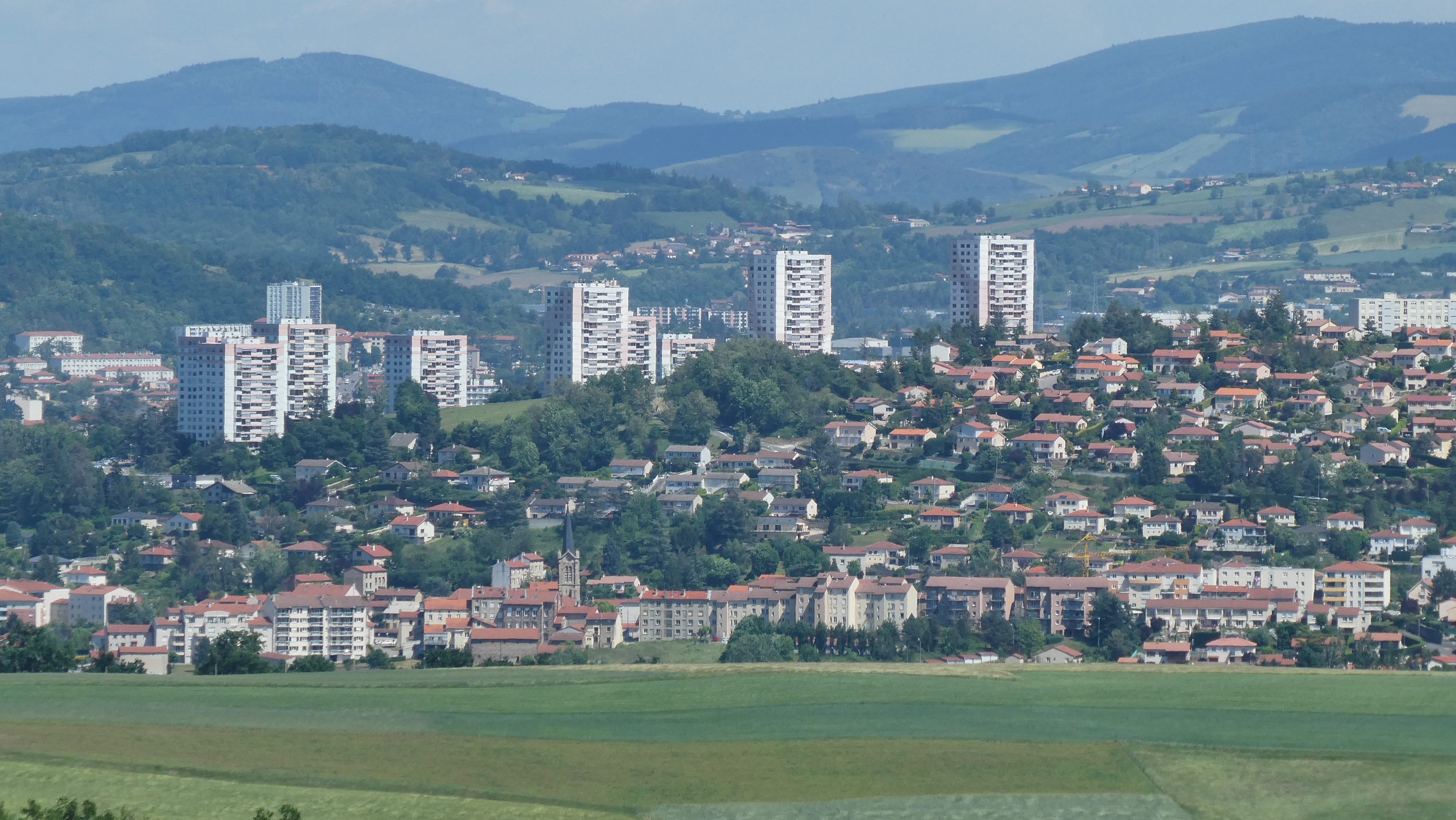 Saint-Genest-Lerpt photo 3