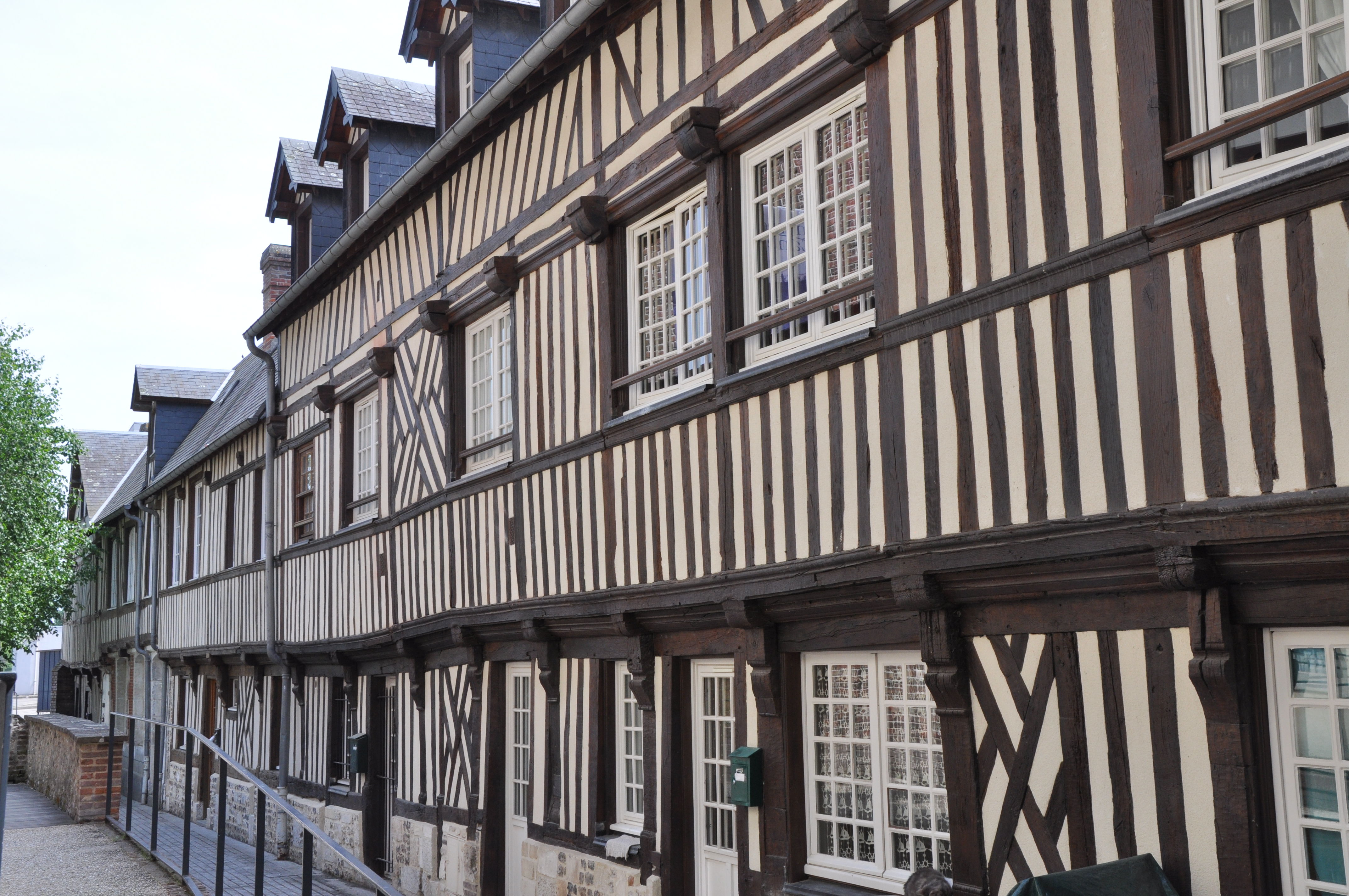 Pont-Audemer photo 2