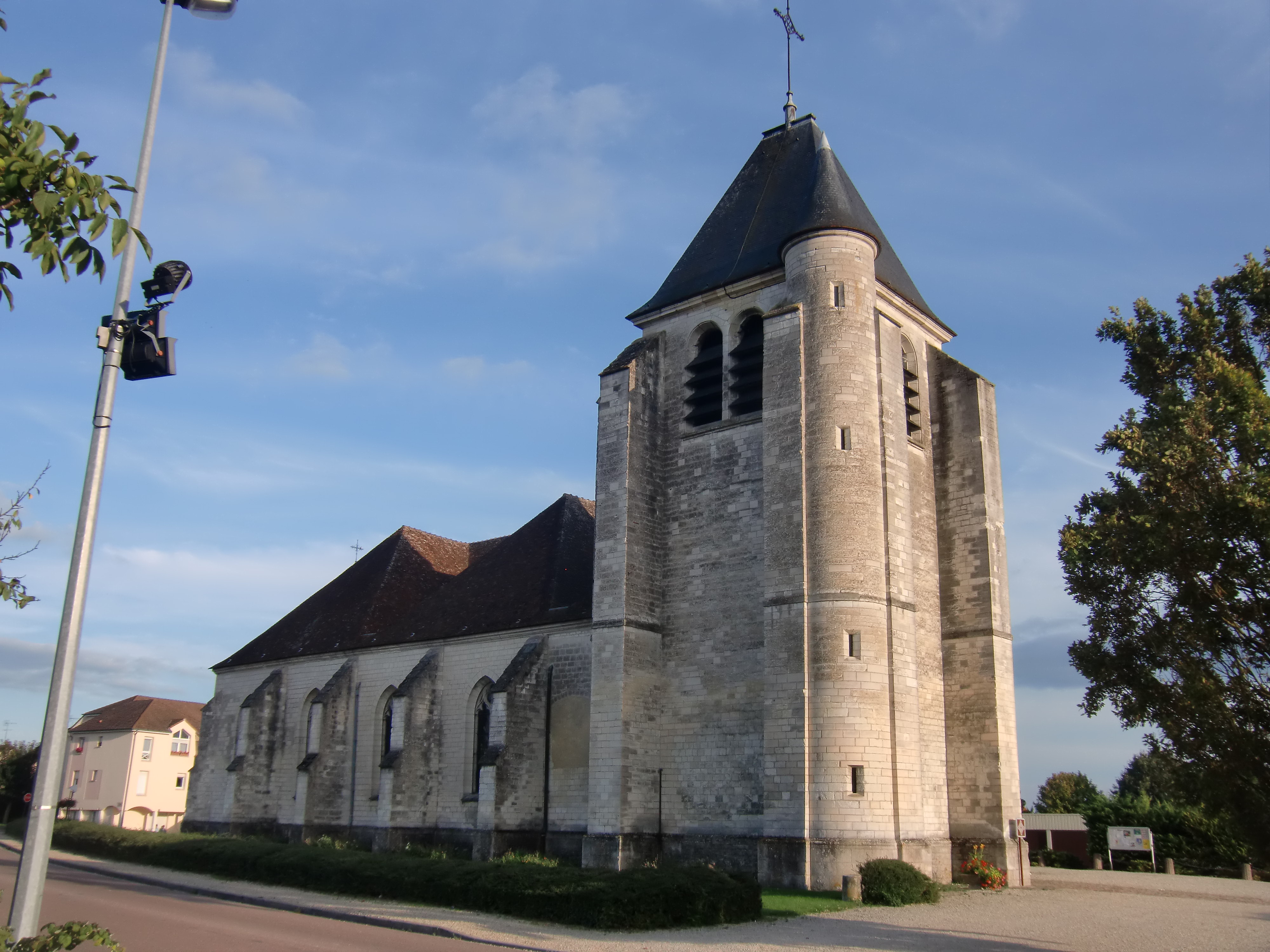 Saint-Parres-aux-Tertres photo 3