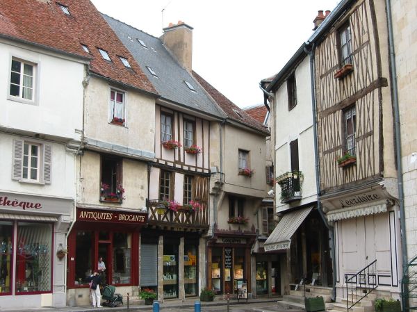 Semur-en-Auxois photo 2