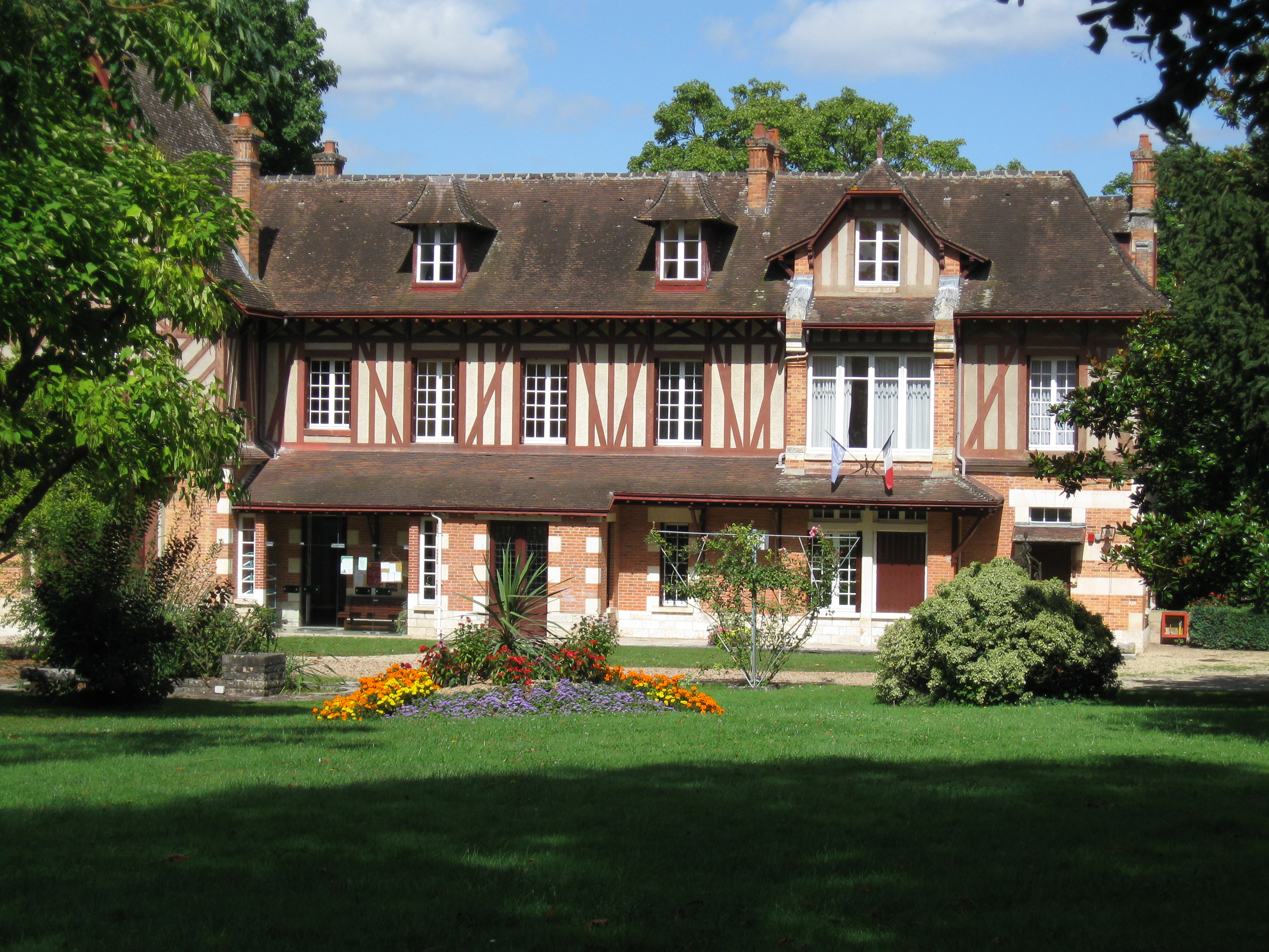 Saint-Hilaire-Saint-Mesmin photo 2