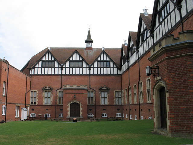 Tring photo 2