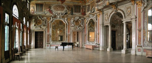 Lazzaro photo 3