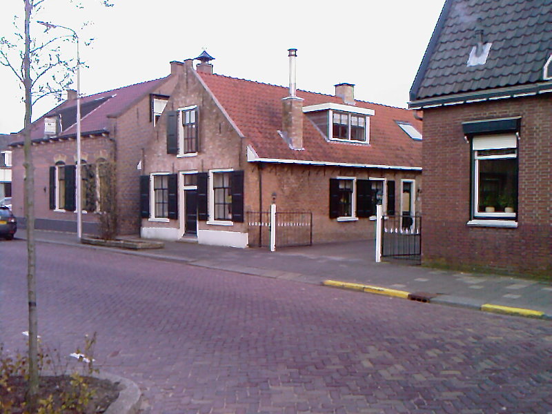 s-Gravendeel photo 2
