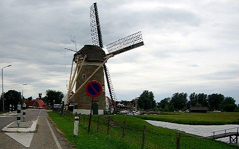 Zuid-Beijerland photo 2