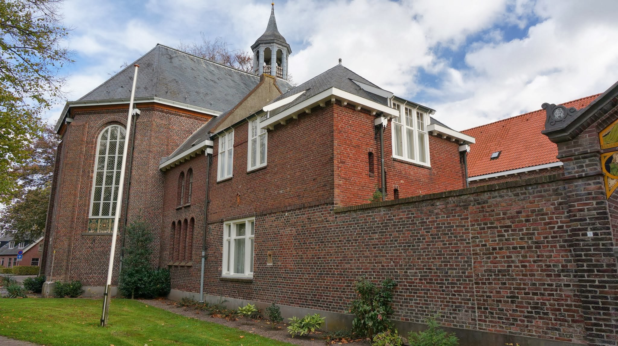 Uden photo 4
