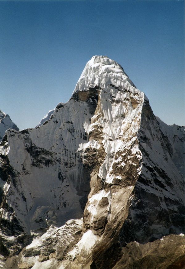 Ama Dablan, Koshi